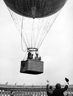 Balloonist Prints: Balloon ascent opens Bath Festival: The Bath Festival, which began on Thursday (6. 6
