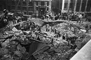 01483 Prints: The Bank of England and Royal Exchange after the raid during the night of 11 January 1941