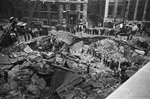 01483 Prints: The Bank of England and Royal Exchange after the raid during the night of 11 January 1941