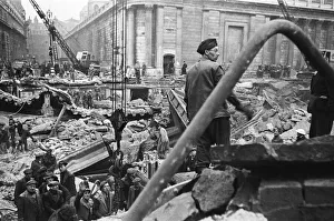 01483 Prints: The Bank of England and Royal Exchange after the raid during the night of 11 January 1941