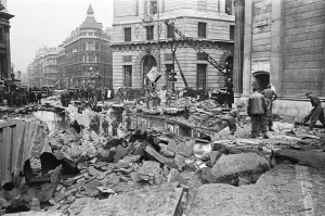 01483 Prints: The Bank of England and Royal Exchange after the raid during the night of 11 January 1941