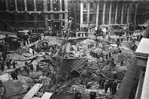 01483 Prints: The Bank of England and Royal Exchange after the raid during the night of 11 January 1941