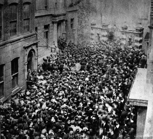 1910 Prints: Banks Birkbeck Bank cashiers 1911 Run on the Birkbeck Bank in 1892