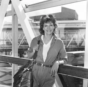 Luggage Prints: Barbara Dickson arrives at London airport 14th September 1981