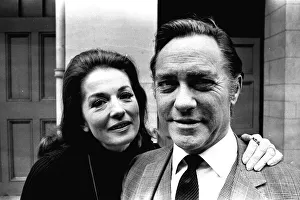 Barbara Shelley and Richard Todd who are appearing in the play The Grass Is Greener