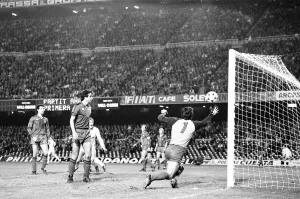00469 Prints: Barcelona 1-0 Aston Villa, European Super Cup 1st leg match at the Nou Camp, Barcelona