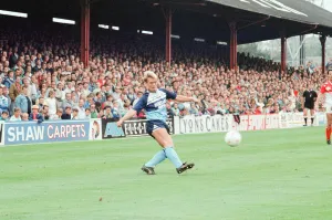 Barnsley 1-1 Middlesbrough, Division Two league match at the Oakwell Ground