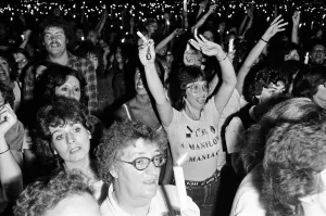Oxfordshire Prints: Barry Manilow fans watching him in concert at Blenhiem Palace