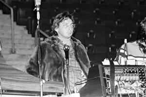 Images Dated 15th December 1981: Barry Manilow at the sound mixing desk in preparation for his concert at Hartford Civic