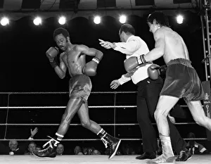 Barry McGuigan vs Eusebio Pedroza at Queens Park Rangers football stadium, Loftus Road