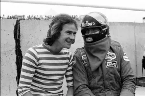 00497 Prints: Barry Sheene and James Hunt at a practice day for the British Grand Prix held at Brands