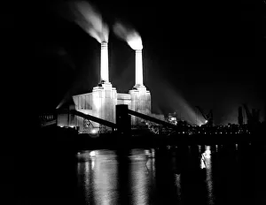 Battersea Power Station flood illuminated for the Festival of Britain, 27th May 1951