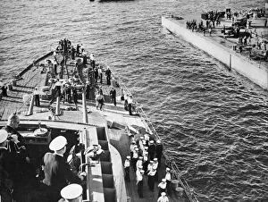 01442 Prints: Battlecruiser HMS Sheffield welcomed home after returning from operations against
