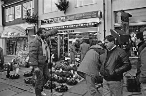 Images Dated 7th December 1988: A BBC Crew set dress Modern Floral Services, 376 Cheriton Road, Folkestone