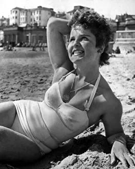 Beach babe, April 1958 The fine weather at Southampton brough Gitta Carmen-Weiss
