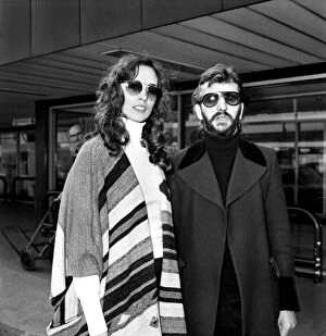 Images Dated 7th February 1975: Former Beatle Ringo Starr and girlfriend Nancy Andrews seen here at London Airport