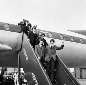 Beatlemania Prints: The Beatles arrive in Liverpool for the premier of A Hard Days Night