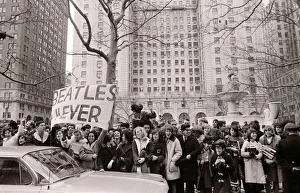 00179 Prints: The Beatles in New York City February 1964 Excited fans cheer