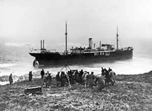 00092 Prints: Belgian ship aground off the Devon coast with passengers being brought ashore
