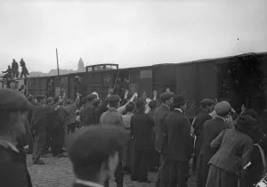 Belgian volunteers including men from Belgiums African Colonies seen here arriving