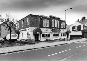 Tyne And Wear Prints: The Berkeley Tavern, Marine Avenue, Whitely Bay. 10th November 1989