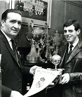 BERNARD GALLACHER golf 1968 Jock Stein shows Bernard gallacher a real madrid