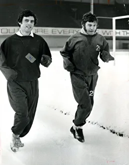 00495 Prints: BERNARD GALLACHER golf 1972 training at easter road Hibernian fc with Joe Baker of