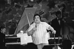 01141 Prints: Bernard Manning performing at The Embassy Club in Manchester