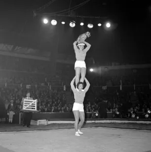 Bertram Mills Circus - Stephensons dogs December 1957