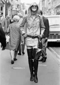 00757 Prints: Betty Catroux, model and muse of Yves Saint Laurent pictured outside his first London