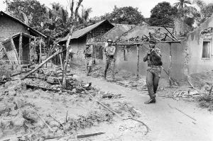 00902 Prints: Biafran soldiers seen here advancing towards the Nigerian army during the Biafran