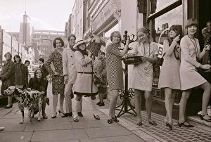 Pets Prints: Biba Boutique A novel way of moving shop by fashion artist
