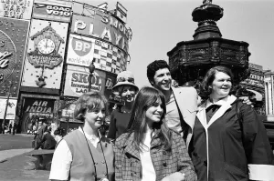 01330 Prints: Big thrill for four girls who have flown to London - the swinging city - to attend