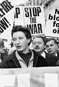 Images Dated 21st January 1991: Billy Bragg Singer at war demonstration along with Ken Livingstone MP