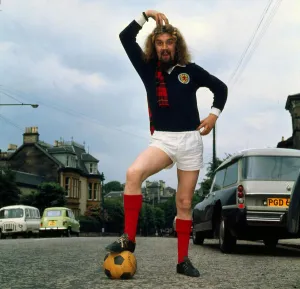 Billy Connolly wearing Scotland football top 1974 A&copy;mirrorpix