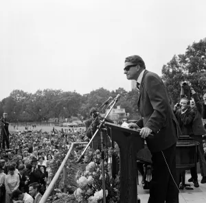 Meeting Prints: Billy Graham took to the open-air today for a short meeting in Hyde Park adjacent to
