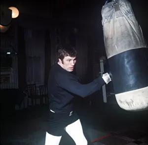 Billy Walker Boxer March 1969 Training in Battersea / punchbag / boxing