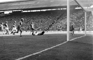 00434 Prints: Birmingham City 4-0 Burnley, league match at St Andrews, Saturday 20th September 1975