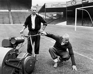 Stadiums Prints: Birmingham City football club groundsman Bill Clinton (right
