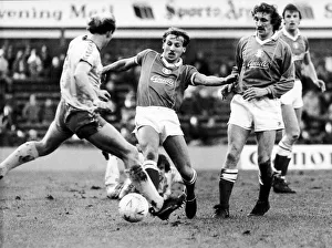 00441 Prints: Birmingham City footballer Robert Hopkins in action challenged by Nowrich City players