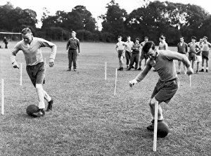 Skill Prints: Birmingham City training. Round the sticks team dribbling game