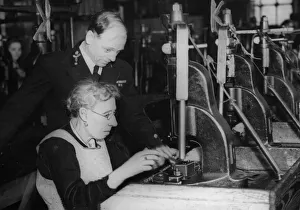 01465 Prints: Birmingham factory worker Mts Kate Budd at work during the Second World War