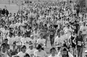 01008 Prints: Birmingham Marathon, the start at the NEC. Birmingham, West Midlands. 20th September 1981