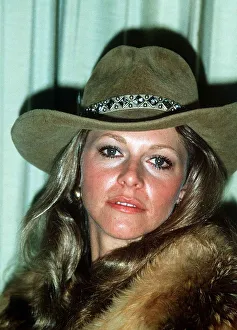 Birthday - Lindsay Wagner actress - January 1978 Lindsay Wagner born 22 June