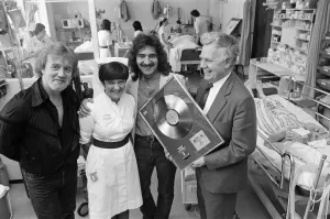 00530 Prints: Black Sabbath award presentation at the ITU unit of Queen Elizabeth hospital