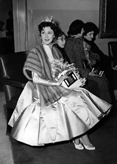 Wrap Prints: Blair Joyce: Sitting pretty! At last a bride in a hurry - musical comedy star Joyce Blair