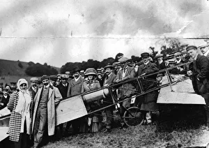 00340 Prints: Bleriot with his wife on Dover cliffs after his successful flight of the English channel