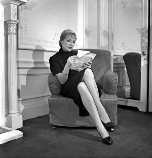 00042 Prints: Blond German actress Hildegarde Neff is spending 6 days in London