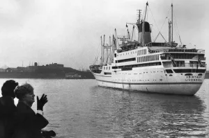Docks Prints: The Blue Funnel Line vessel Centaur departs from Liverpool for her delivery voyage to