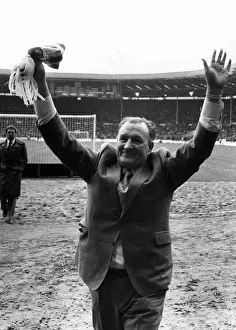 Bob Paisley waves a final farewell to Liverpool fans 1983 after